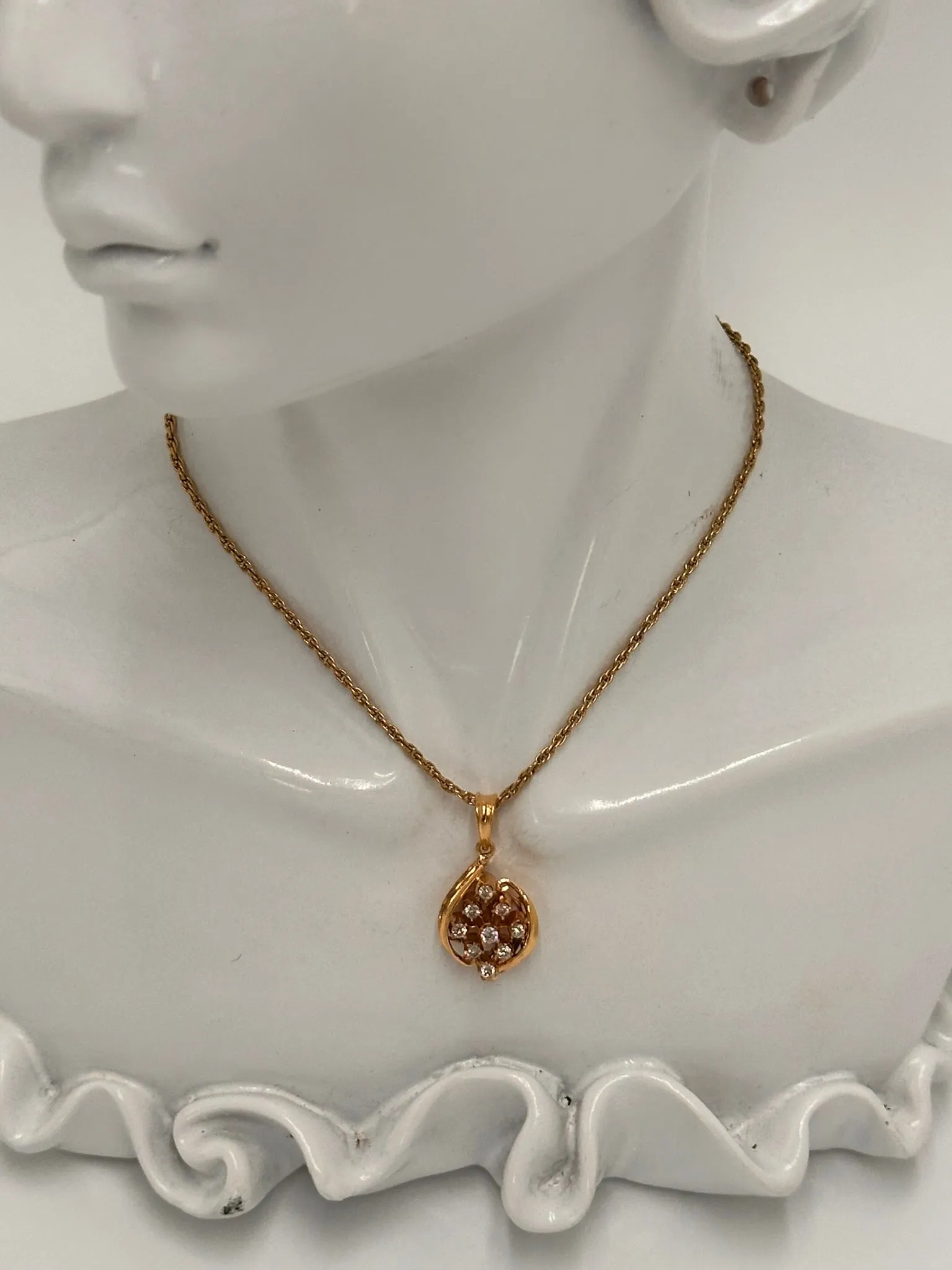 Elegant 9ct Yellow Gold Diamond Pendant - Timeless Elegance