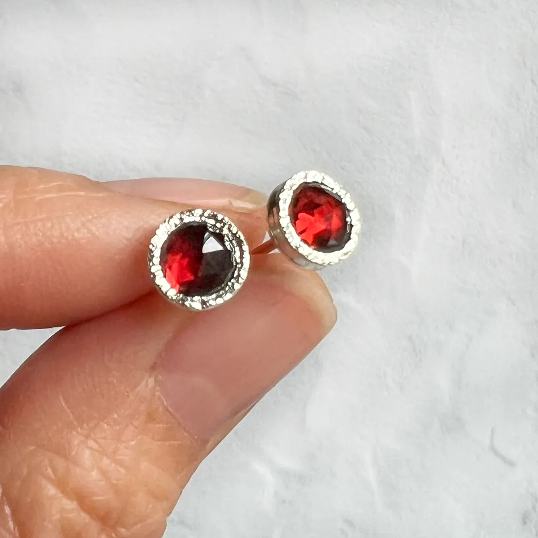 Garnet Stardust Silver Stud Earrings