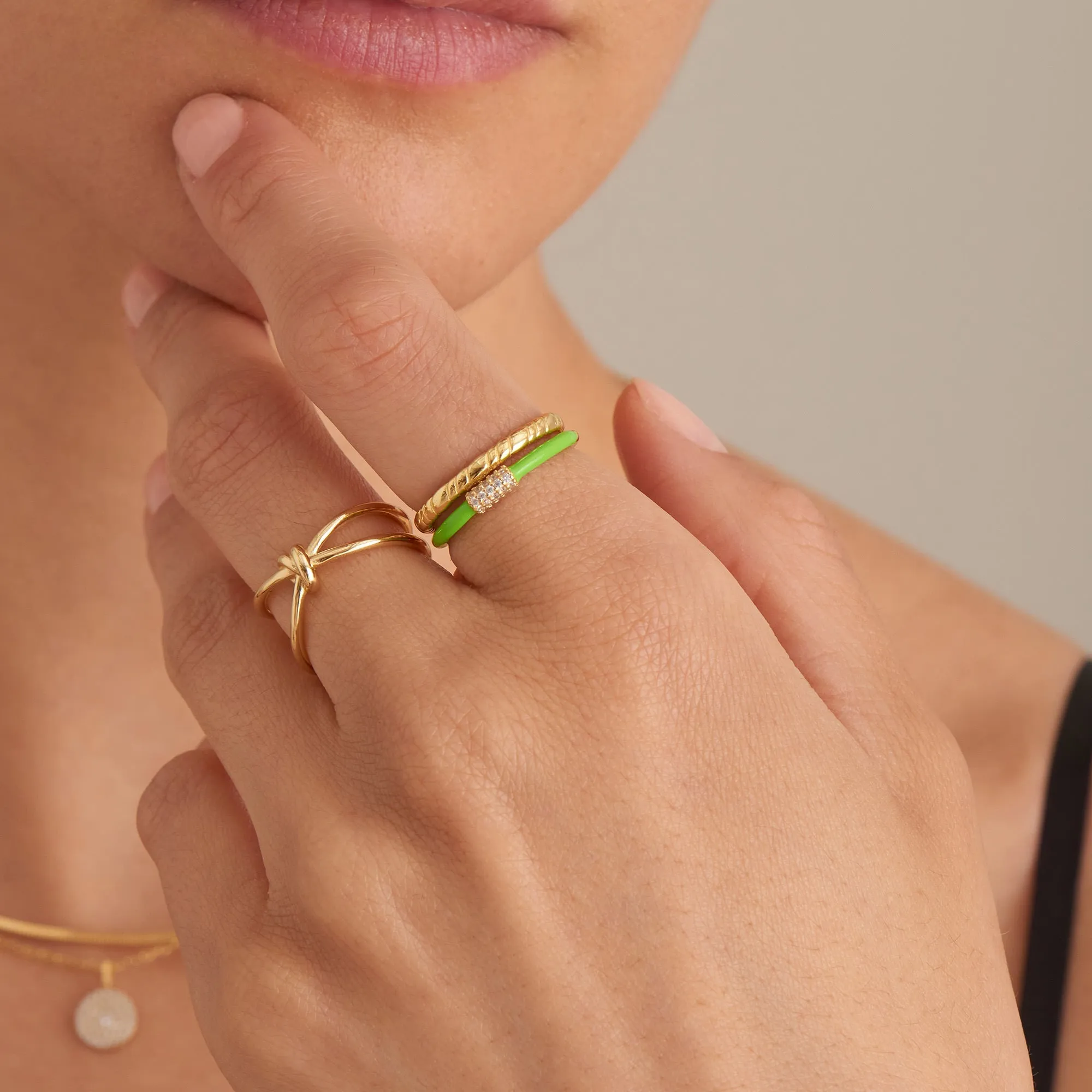 Gold Smooth Twist Thin Band Ring