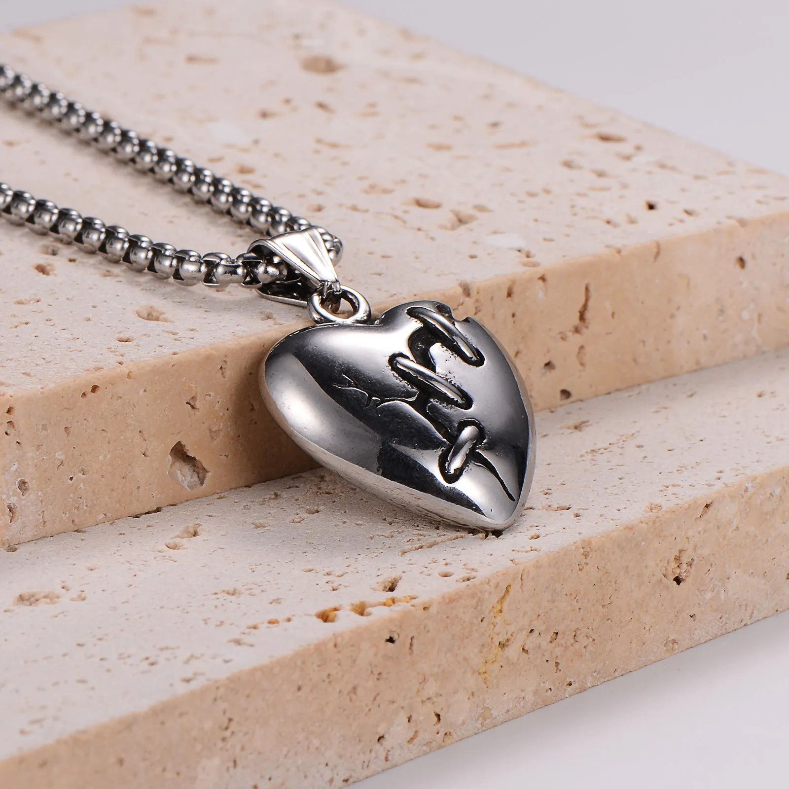 Minimalist Heart Geometric Heart Stainless Steel Polishing Pendants