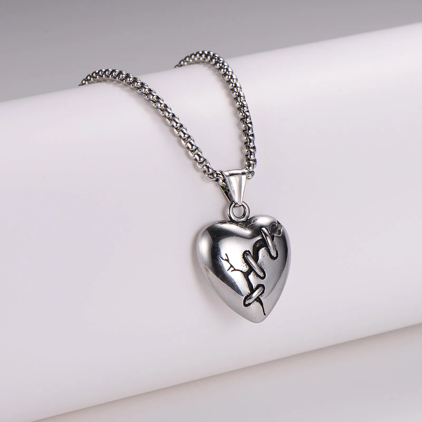 Minimalist Heart Geometric Heart Stainless Steel Polishing Pendants