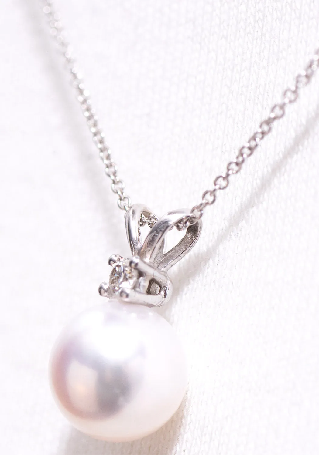 Oster Collection Solitaire 8 mm White Pearl Pendant Necklace