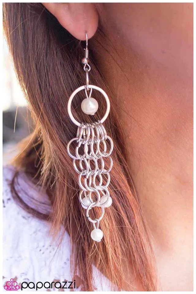 Paparazzi Earring ~ Pearls of Wisdom - White