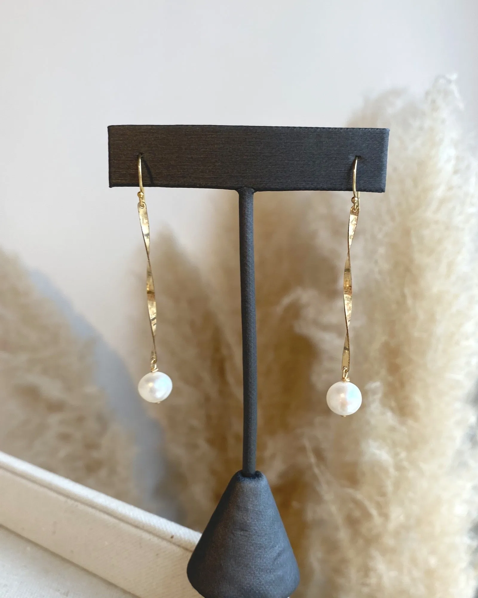 Wavy Bar Pearl Earrings