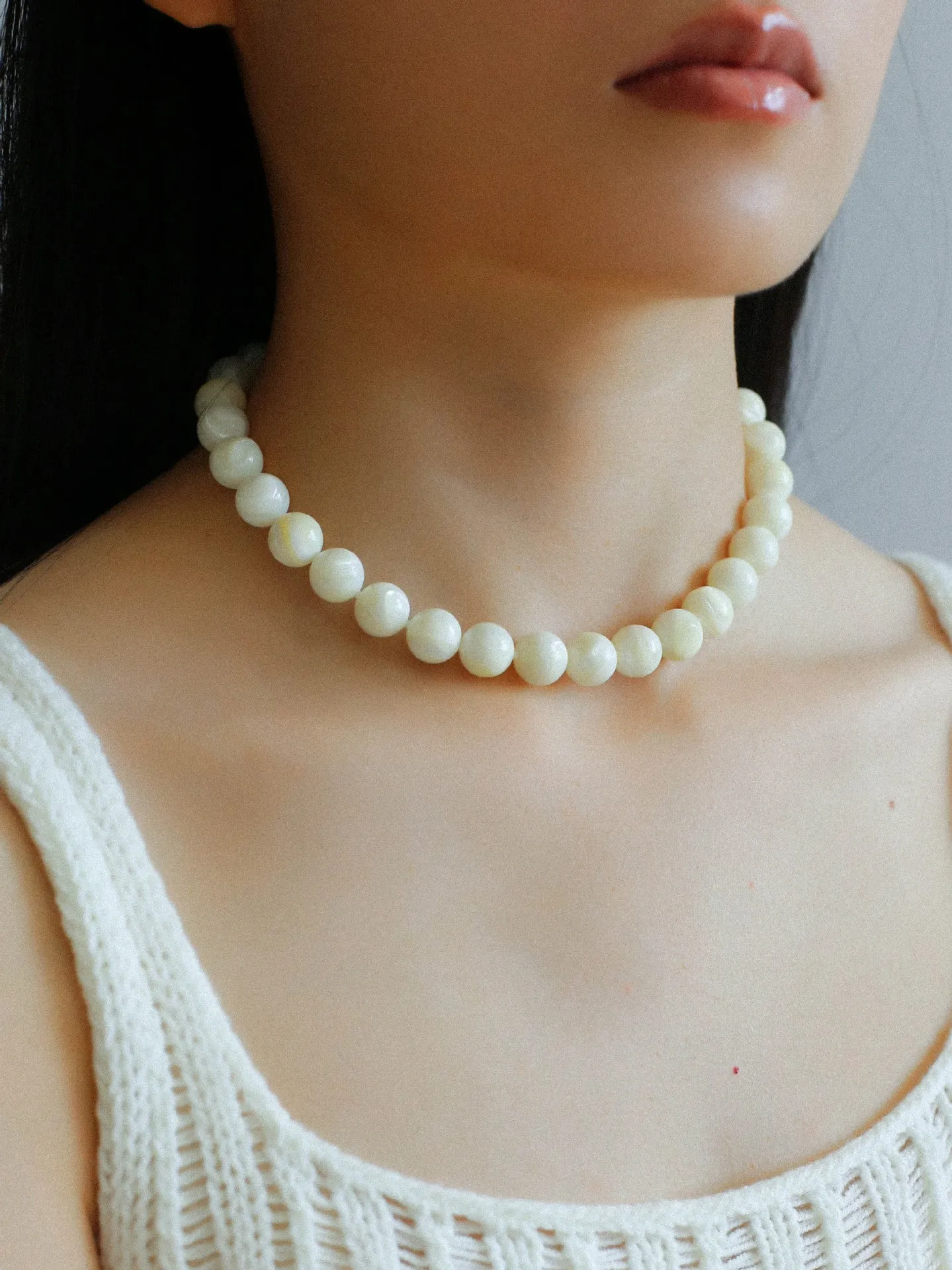 White Mother of Pearls Bead Necklace